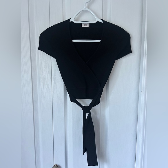 Little Moon • aritzia • size XXS • black prunella wrap top - Picture 3 of 5